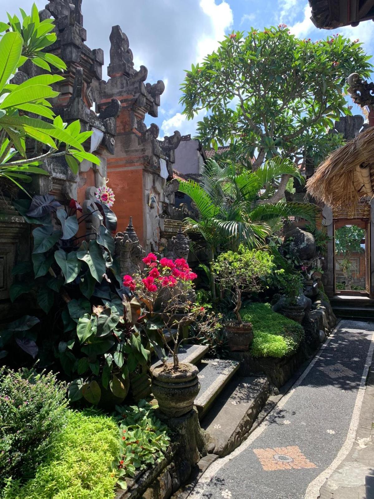 Dewi Antara Homestay Убуд Экстерьер фото